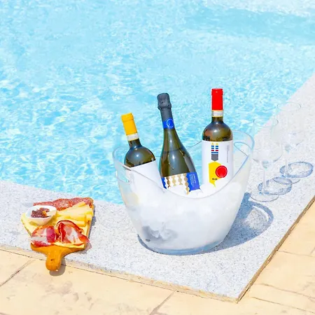 Апартаменты Dimora Pietranna - Luxury With Swimming Pool *