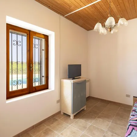 Dimora Pietranna - Luxury With Swimming Pool Appartamento Li Valcaggi