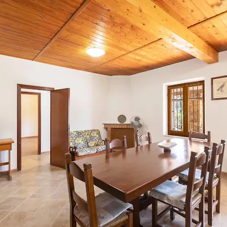 Dimora Pietranna - Luxury With Swimming Pool Li Valcaggi