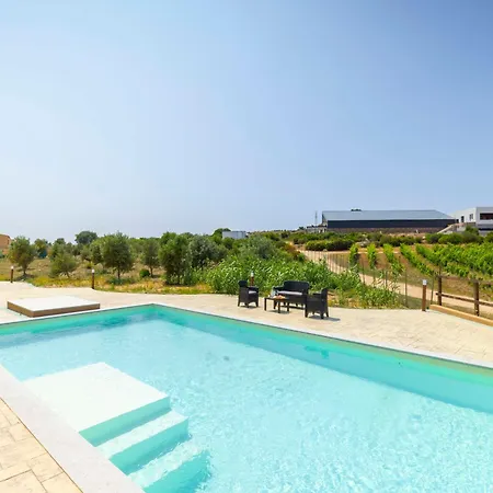 Апартаменты Dimora Pietranna - Luxury With Swimming Pool